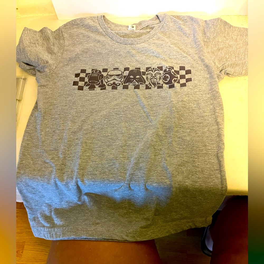 STAR WARS OUTLASH WEAR TEE W/GRAPHIC GIRLS SZ  7 GRAY SHORT SLEEVE ICONIC MOVIE‎